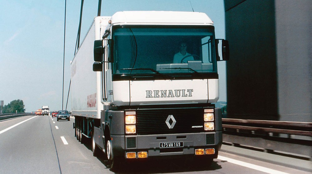 AE500_© 2009 Renault Trucks SAS_BD