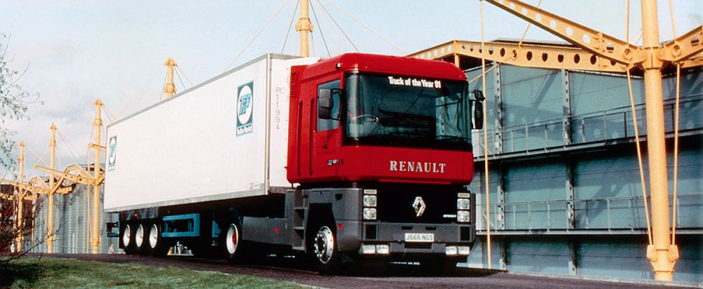 AE500_© 2009 Renault Trucks SAS_BD_