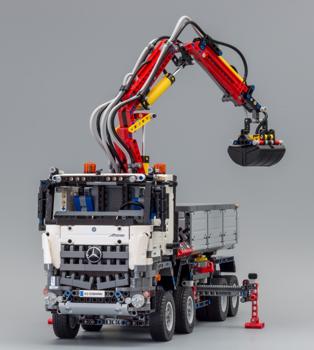 LEGO_42043_8